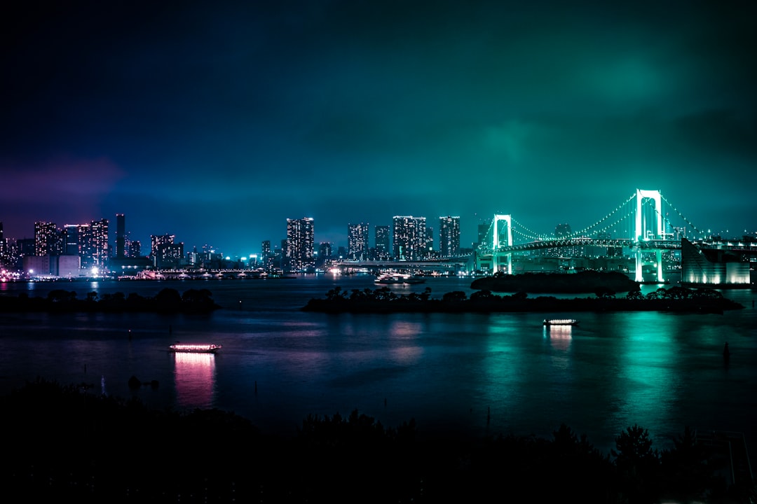 日本の都市の夜景と街明かり